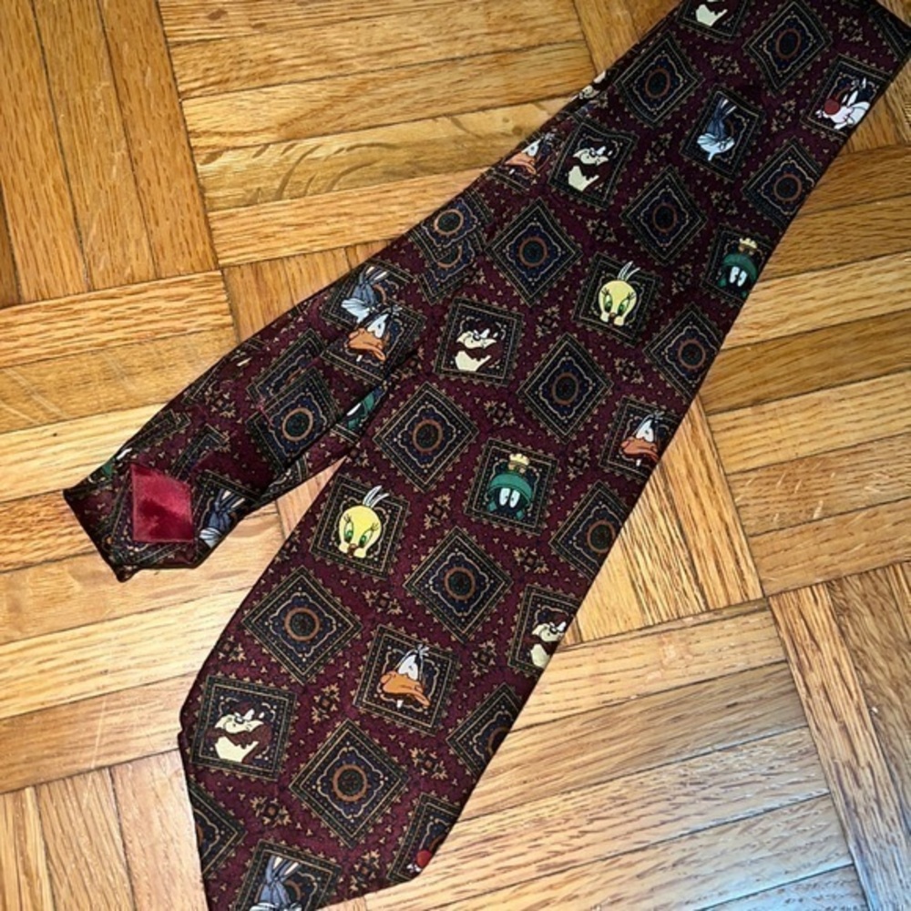Looney tunes vintage red tie with‎ characters
